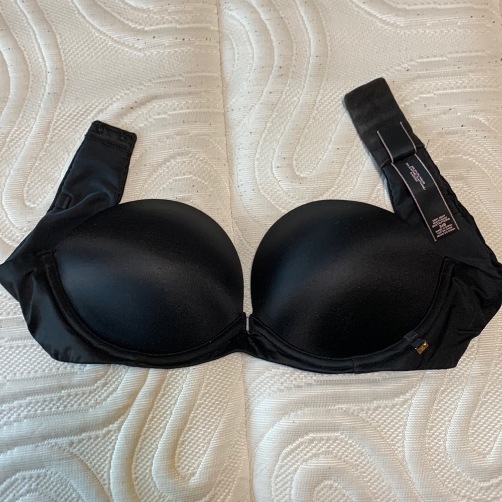 Black Victoria’s Secret strapless bra